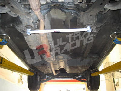 Ultra Racing 2-Point Front Lower Brace (UR-LA2-656)